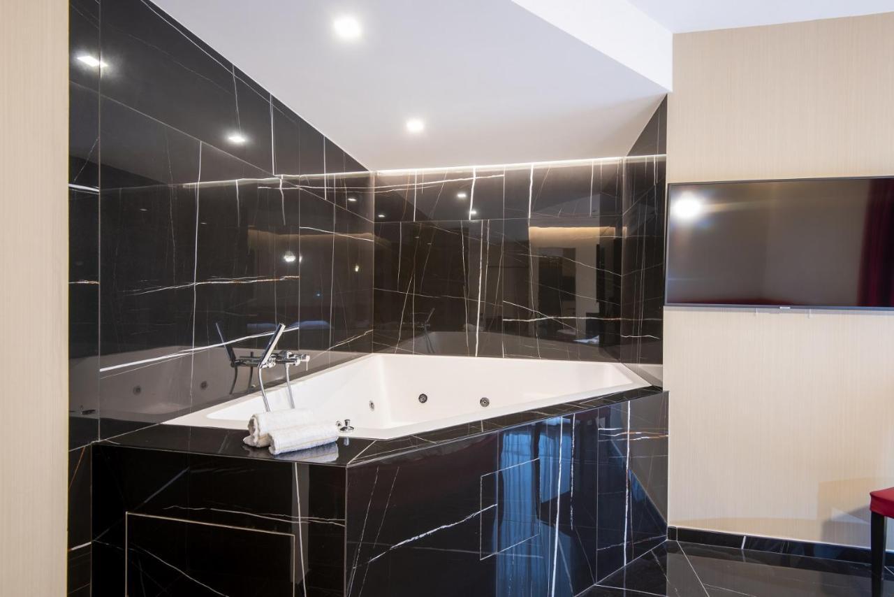 Hotel Xbusiness Nola Ngoại thất bức ảnh