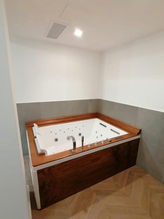 Hotel Xbusiness Nola Ngoại thất bức ảnh