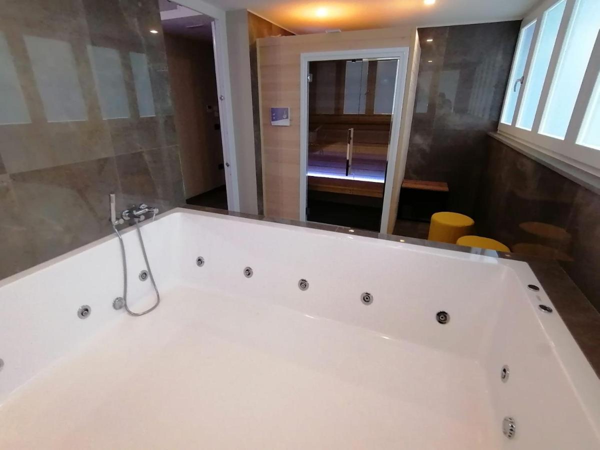 Hotel Xbusiness Nola Ngoại thất bức ảnh