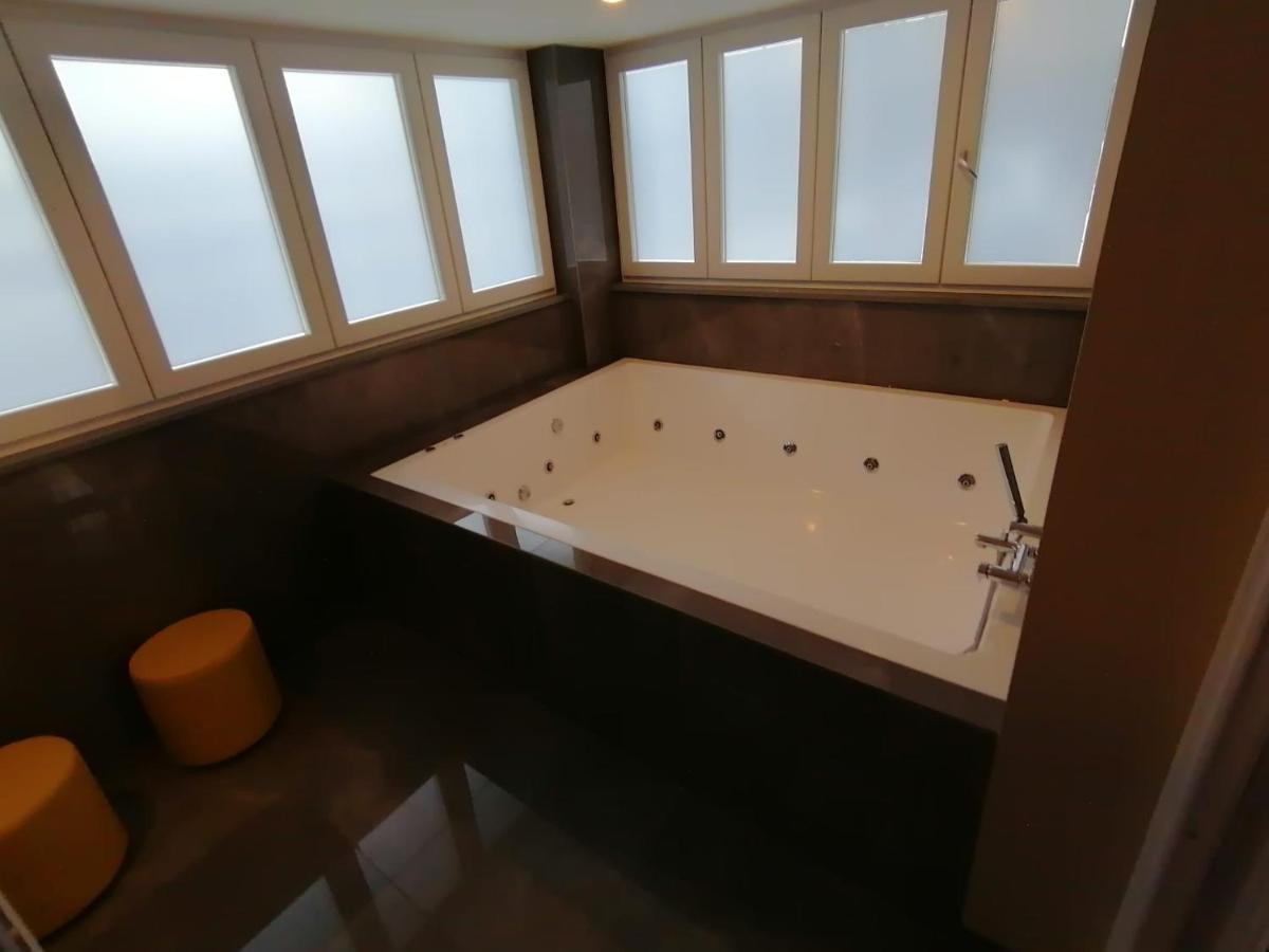 Hotel Xbusiness Nola Ngoại thất bức ảnh
