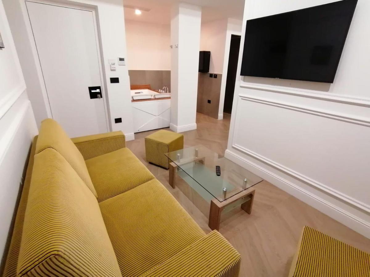 Hotel Xbusiness Nola Ngoại thất bức ảnh